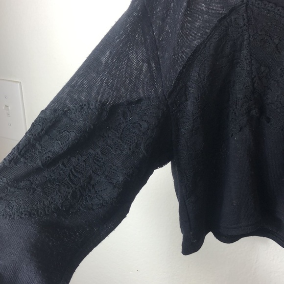 Black Lace Detailed Lon Sleeves Divided Cropped Sweatshirt! - Picture 3 of 6